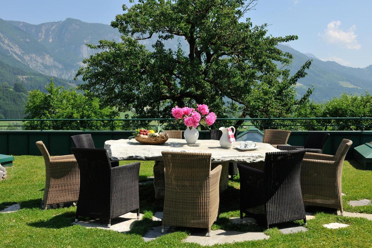 Hotel Herrschaftstaverne Haus im Ennstal Luaran gambar