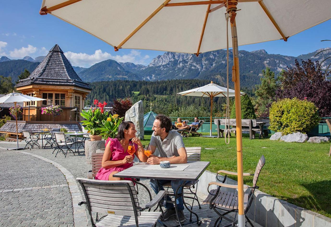 Hotel Herrschaftstaverne Haus im Ennstal Luaran gambar